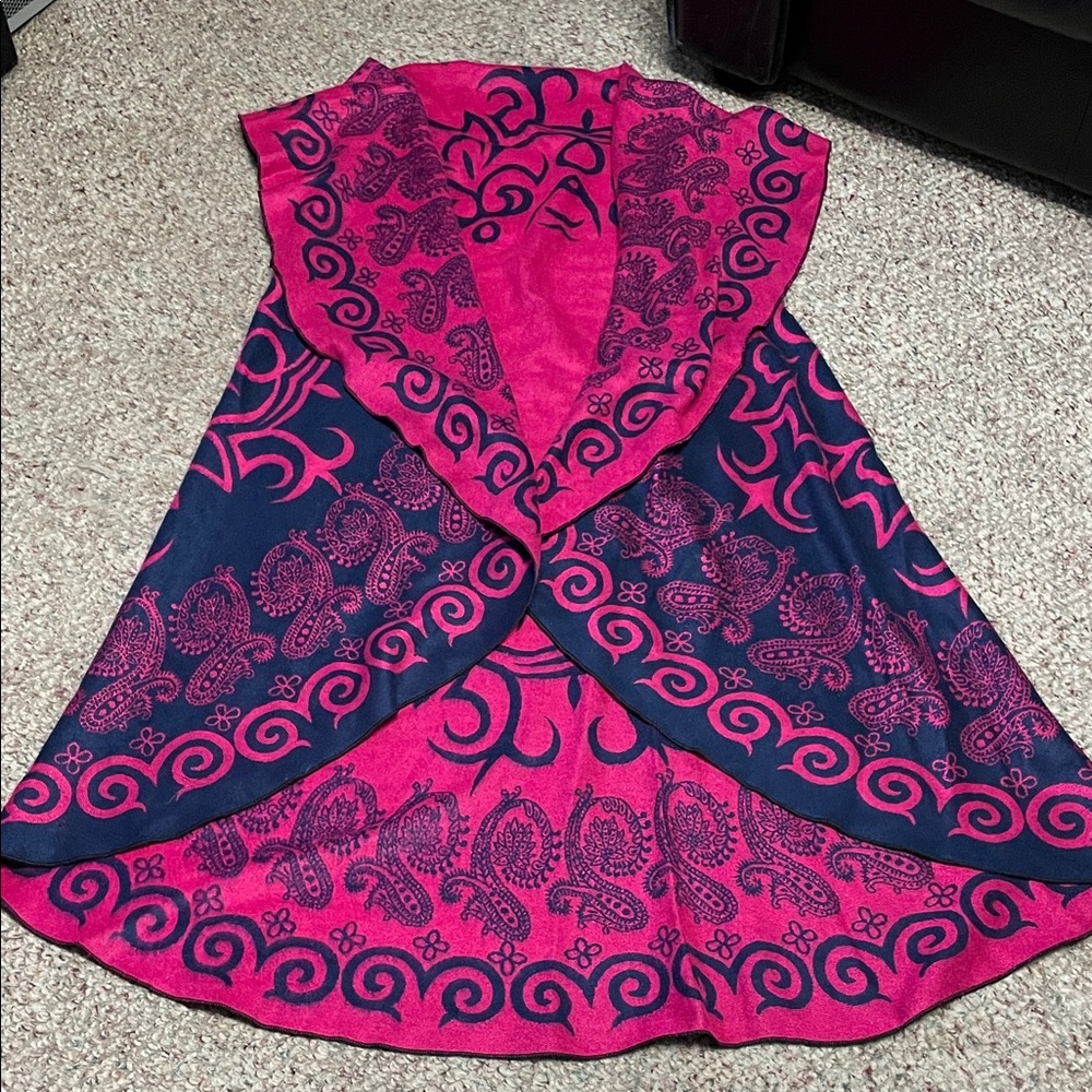100% cashmere reversible pink and Blue Patterned Open Front Vest- new
